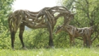 artista-faz-esculturas-de-cavalos-com-troncos_4
