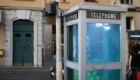 cabine-telefonica-vira-aquario-na-franca_3